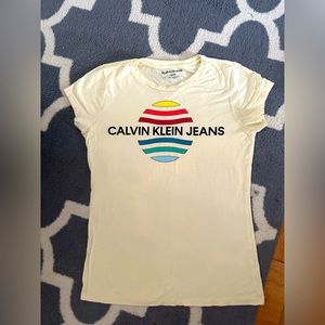 Calvin Klein T-shirt size small